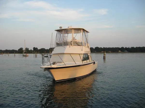 Slide: The Image of Hatteras 32 Flybridge Fisherman 1984 - 4
