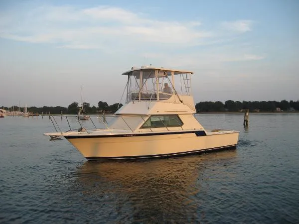 Slide: The Image of Hatteras 32 Flybridge Fisherman 1984 - 6