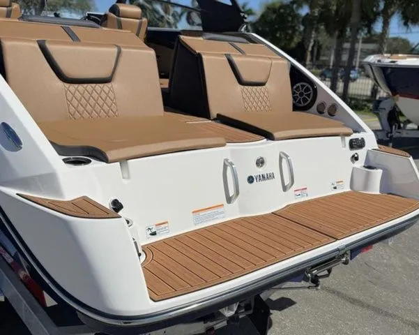 Slide: The Image of Yamaha 222SE 2026 - 11