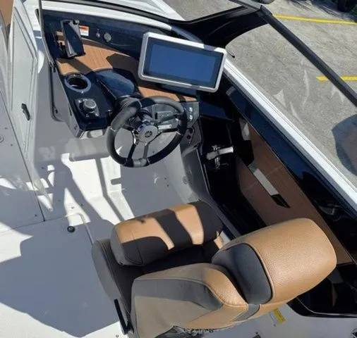 Slide: The Image of Yamaha 222SE 2026 - 17