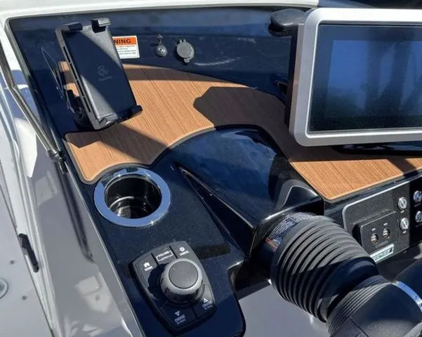 Slide: The Image of Yamaha 222SE 2026 - 19