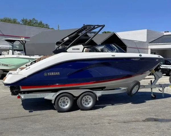 Slide: The Image of Yamaha 222SE 2026 - 6