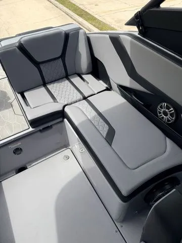 Slide: The Image of Yamaha 255XD 2026 - 15