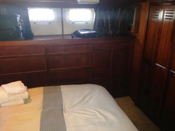 Slide: The Image of Hatteras 53 Motor Yacht 1974 - 11