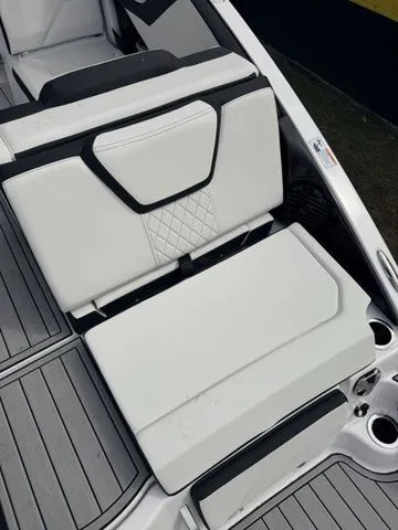 Slide: The Image of Yamaha 252SD 2026 - 12