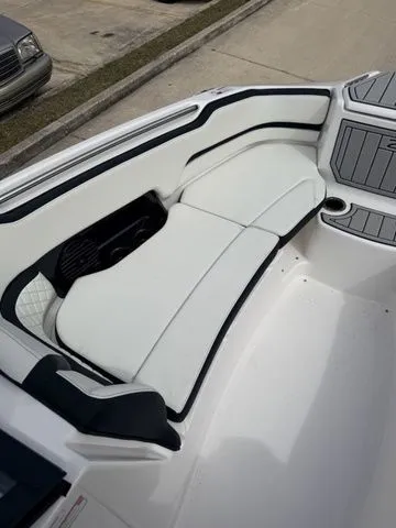 Slide: The Image of Yamaha 252SD 2026 - 14