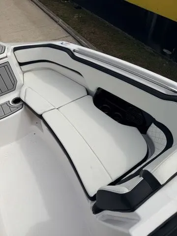 Slide: The Image of Yamaha 252SD 2026 - 15