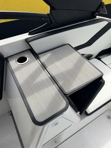 Slide: The Image of Yamaha 252SD 2026 - 18