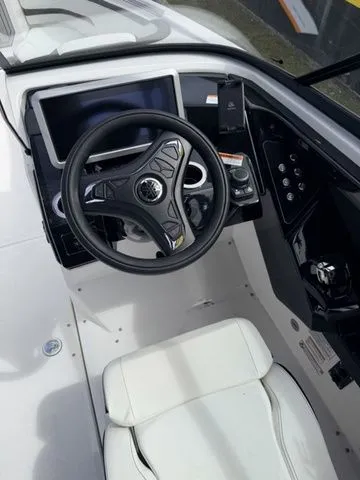 Slide: The Image of Yamaha 252SD 2026 - 19