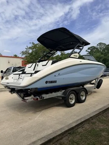 Slide: The Image of Yamaha 252SD 2026 - 5