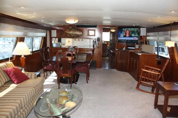 Slide: The Image of Hatteras Motor Yacht 1980 - 6
