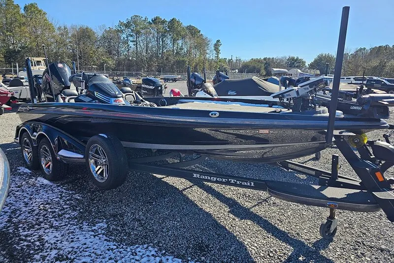 The Image of 2021 Ranger Z520C Cup-Equipped boat on trailer in outdoor lot. - 1