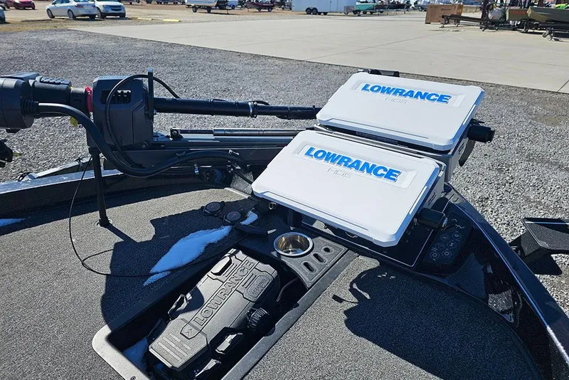Slide: The Image of 2021 Ranger Z520C Cup-Equipped boat with Lowrance electronics on deck. - 12