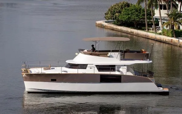 Slide: The Image of Fountaine Pajot CUMBERLAND 47LC 2014 - 10