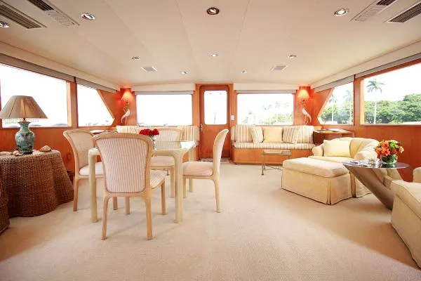 Slide: The Image of DENISON Raised Bridge Motor Yacht-1986/2010 1986 - 4