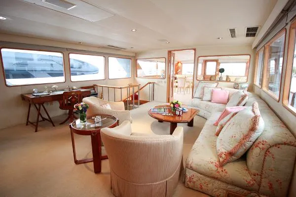 Slide: The Image of DENISON Raised Bridge Motor Yacht-1986/2010 1986 - 5