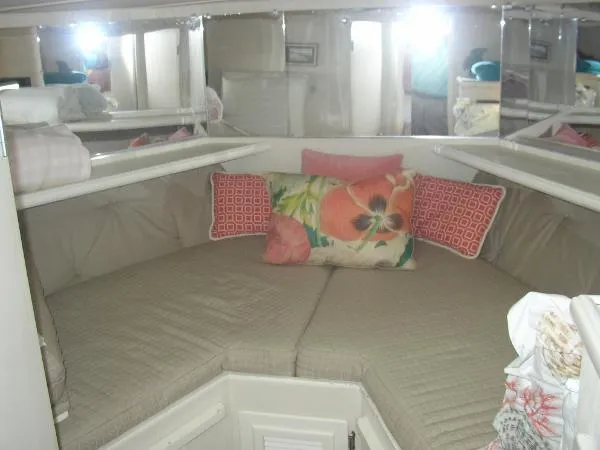Slide: The Image of Tollycraft Motor Yacht 1990 - 3