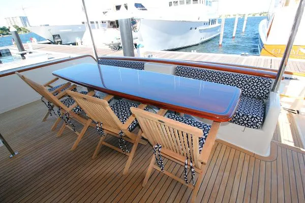 Slide: The Image of Offshore 72 Pilothouse 2006 - 6