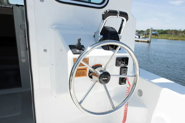 Slide: The Image of Parker Marine 287 Explorer 2026 - 11