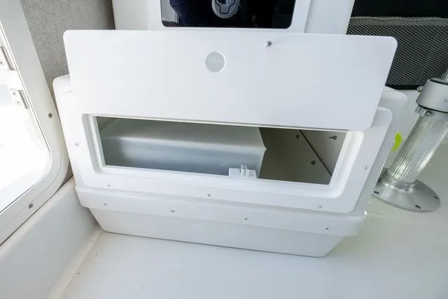 Slide: The Image of Parker Marine 287 Explorer 2026 - 16