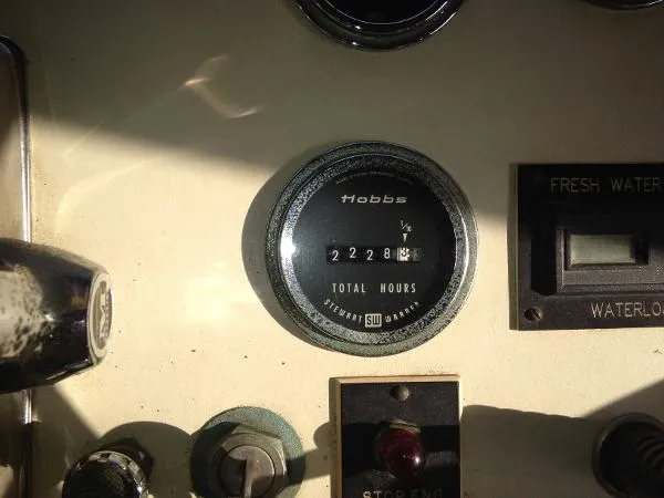 Slide: The Image of Californian 43 Cockpit MY 1985 - 10