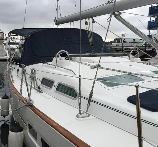 Slide: The Image of Beneteau 423 2004 - 6