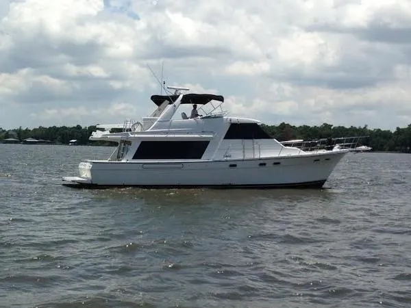 Slide: The Image of Bayliner 4788 Pilot House Motoryacht 2000 - 2
