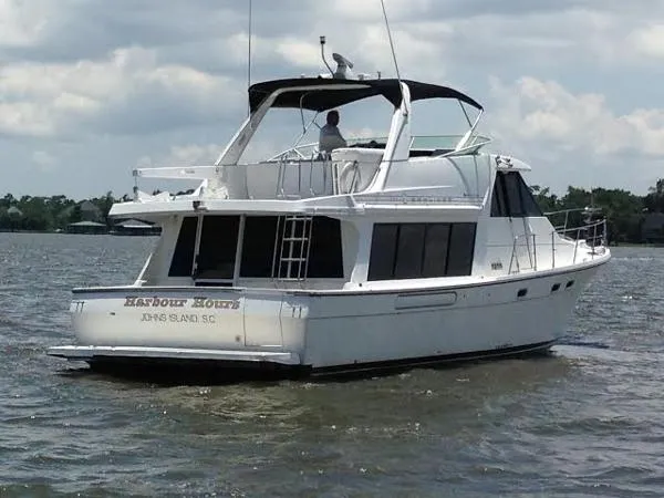 Slide: The Image of Bayliner 4788 Pilot House Motoryacht 2000 - 3