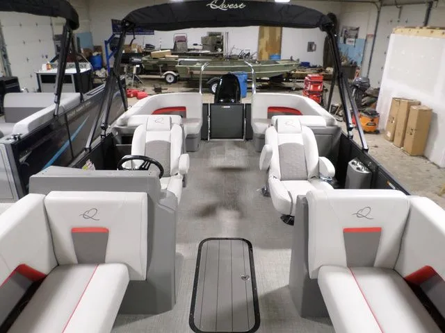 Slide: The Image of Apex 22RLS E-Class TRI 2025 - 2