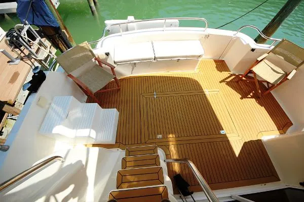Slide: The Image of Neptunus Yachts Must Sell 1995 - 3