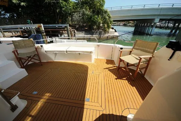Slide: The Image of Neptunus Yachts Must Sell 1995 - 4