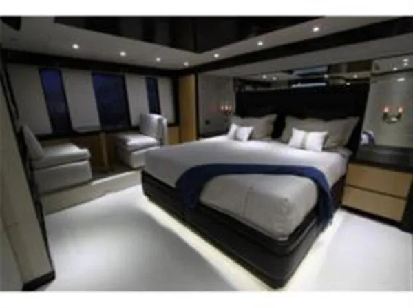 Slide: The Image of Eagle Motor Yacht 2009 - 5