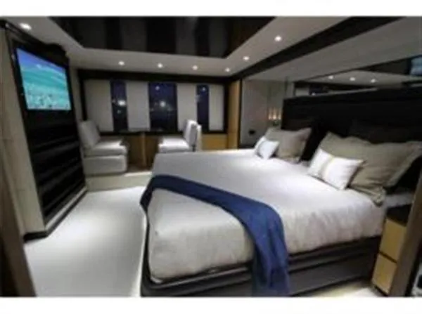 Slide: The Image of Eagle Motor Yacht 2009 - 6