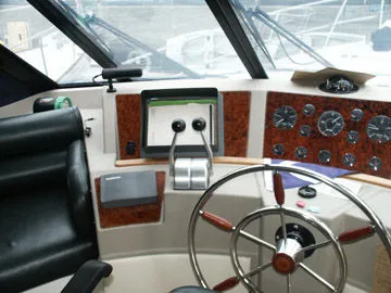Slide: The Image of Bayliner 4788 Pilothouse 1999 - 4