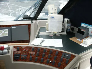 Slide: The Image of Bayliner 4788 Pilothouse 1999 - 5