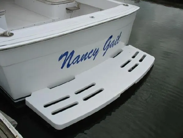 Slide: The Image of Mainship Pilot 2000 - 5