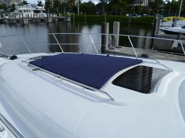 Slide: The Image of Sea Ray 420 Sundancer 2004 - 6