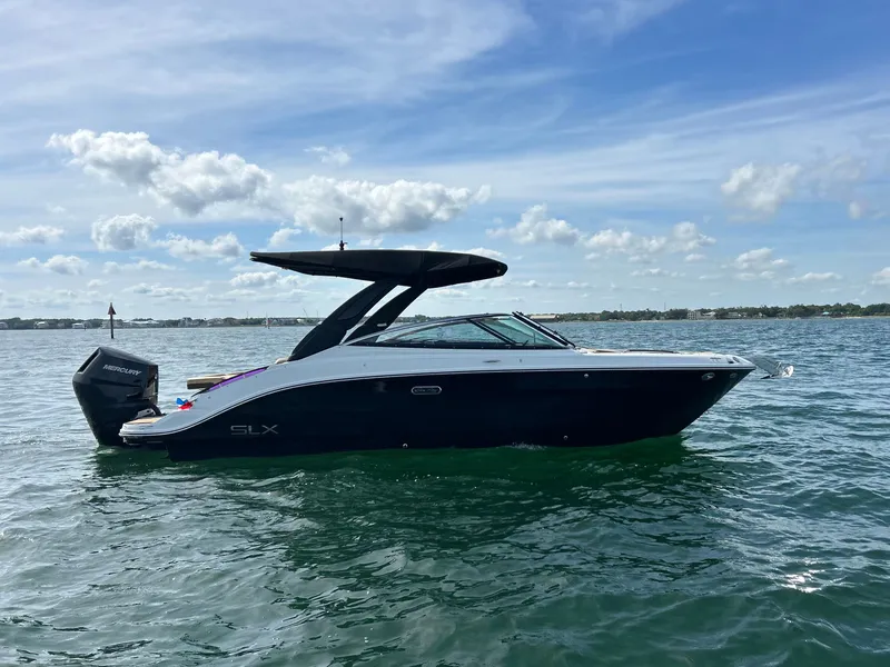 Slide: The Image of Sea Ray SLX 260 Outboard 2026 - 10