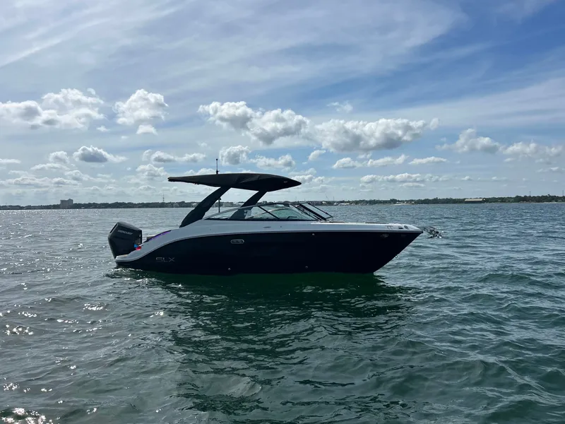 Slide: The Image of Sea Ray SLX 260 Outboard 2026 - 12