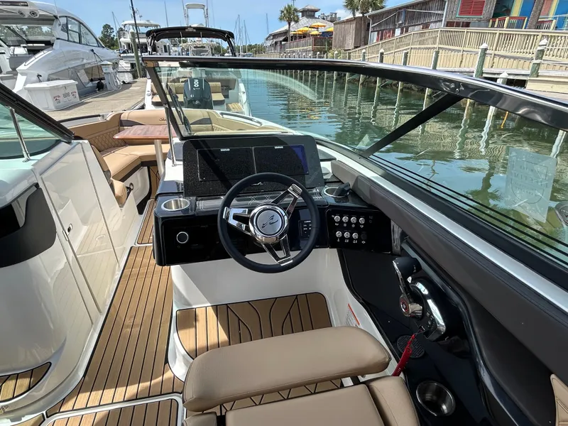 Slide: The Image of Sea Ray SLX 260 Outboard 2026 - 21