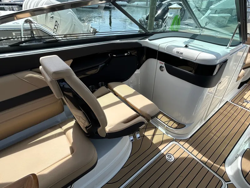 Slide: The Image of Sea Ray SLX 260 Outboard 2026 - 22