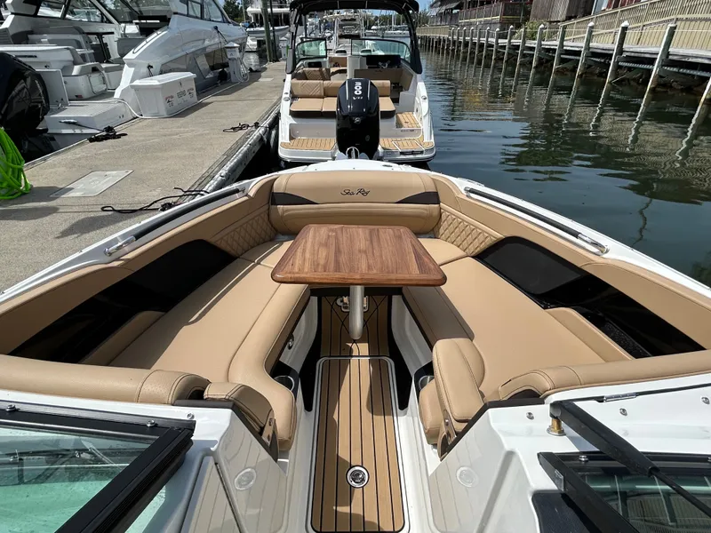 Slide: The Image of Sea Ray SLX 260 Outboard 2026 - 25