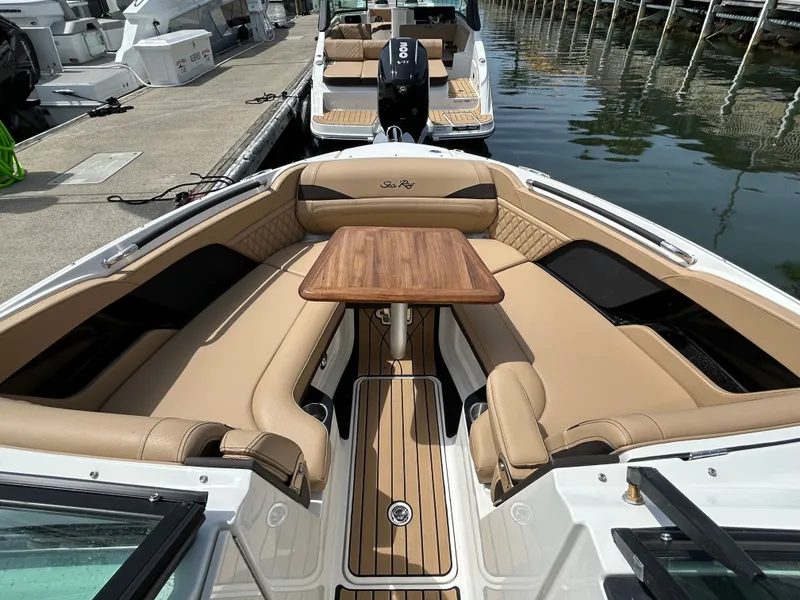 Slide: The Image of Sea Ray SLX 260 Outboard 2026 - 28