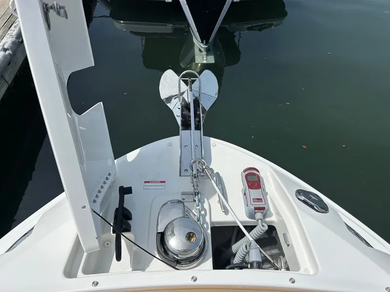 Slide: The Image of Sea Ray SLX 260 Outboard 2026 - 29