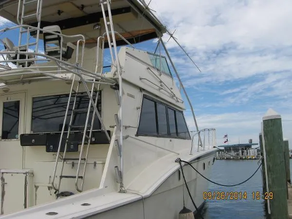 Slide: The Image of Hatteras Convertible 1985 - 3
