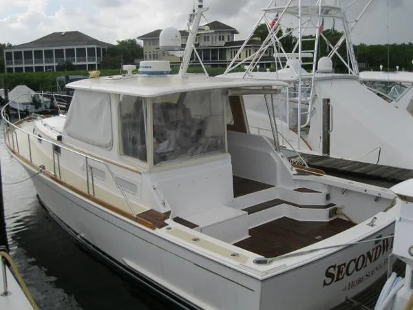 Slide: The Image of Grand Banks Eastbay 38 2002 - 1