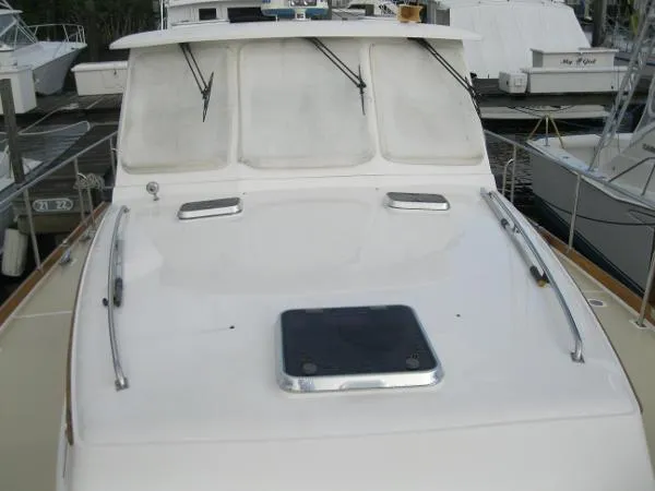 Slide: The Image of Grand Banks Eastbay 38 2002 - 6