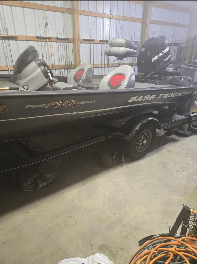 Slide: The Image of Bass Tracker Pro Team 2014 - 11