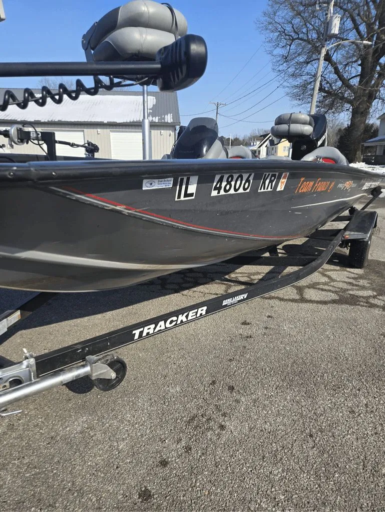 Slide: The Image of Bass Tracker Pro Team 2014 - 6