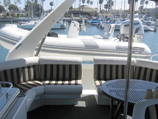 Slide: The Image of Navigator 4800 Pilothouse 2004 - 8